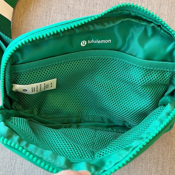 NWT 🍋 Emerald Ice Green LULULEMON ATHLETICA | Everywhere Belt Bag - Picture 9 of 11